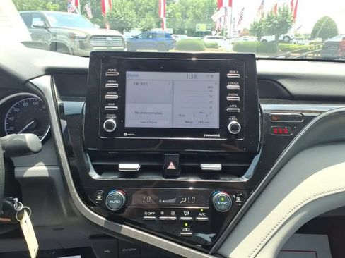 Used 2022 Toyota Camry LE FWD image 10