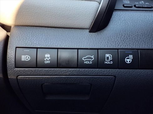 Used 2024 Toyota Camry XLE image 22