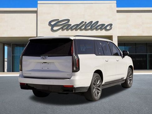 Certified 2024 Cadillac Escalade ESV Sport Platinum w/ Heavy-Duty Trailer Package image 4