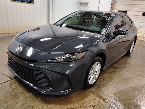 Used 2025 Toyota Camry LE AWD/4WD image 4