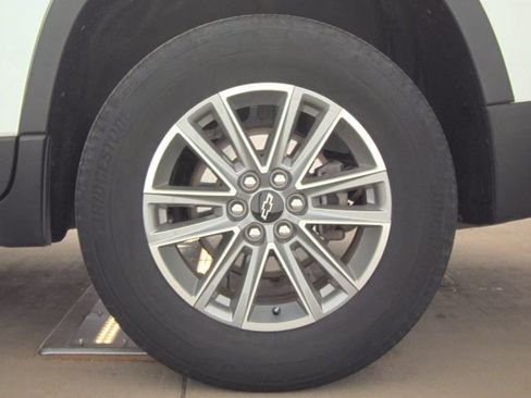 Used 2022 Chevrolet Traverse LT image 13