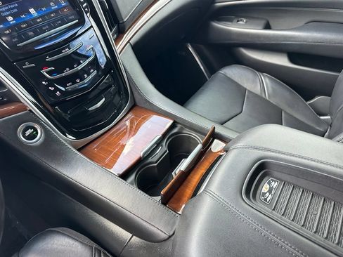 Used 2018 Cadillac Escalade Luxury AWD/4WD image 71