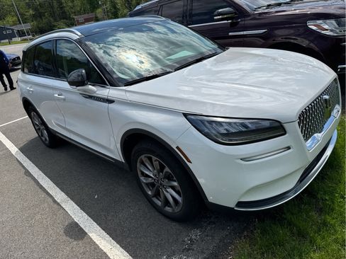 Used 2022 Lincoln Corsair AWD w/ Premium Package image 3