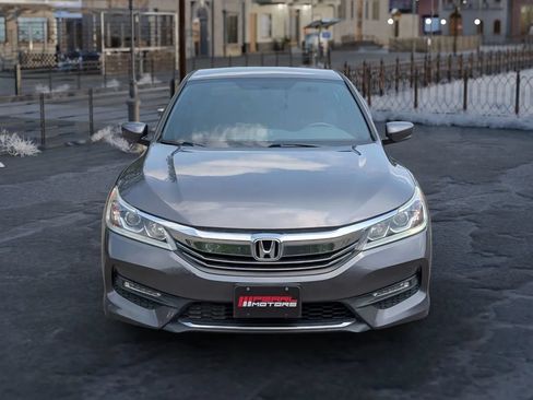 Used 2017 Honda Accord Sport Special Edition image 2