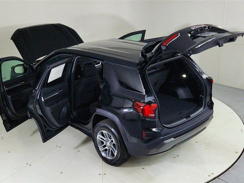 Used 2026 GMC Terrain Elevation image 26