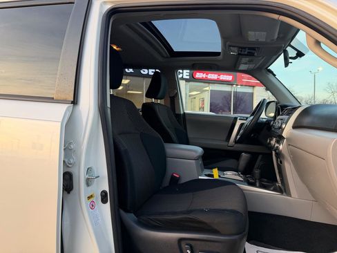 Used 2010 Toyota 4Runner SR5 image 17