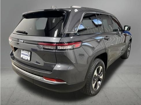 Used 2023 Jeep Grand Cherokee 4WD 4xe image 5