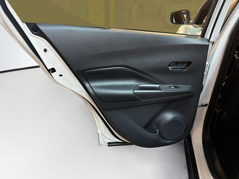 Used 2019 Nissan Kicks SR w/ SR Premium Package FWD image 24