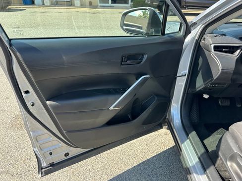 Used 2023 Toyota Corolla Cross LE FWD image 14