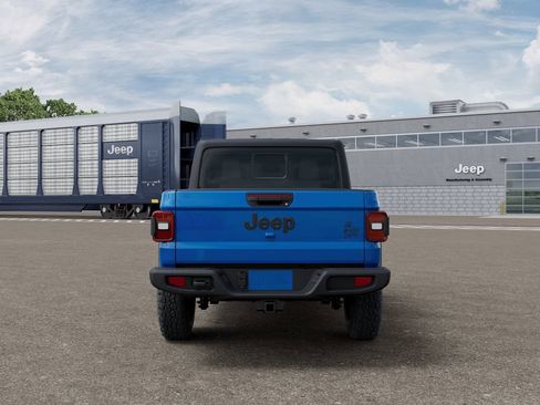 Used 2025 Jeep Gladiator Sport AWD/4WD image 7