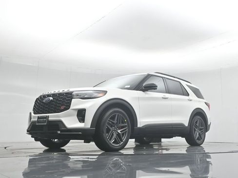 New 2026 Ford Explorer ST w/ Sun And Sound Package image 46