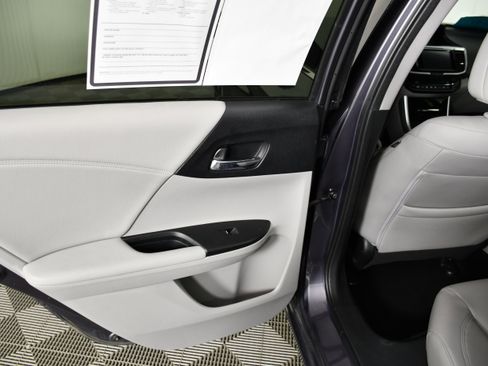 Used 2016 Honda Accord EX-L image 48