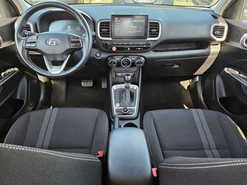 Used 2025 Hyundai Venue SEL FWD image 14