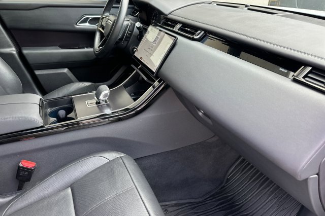 Certified 2026 Land Rover Range Rover Velar Dynamic SE AWD/4WD image 15