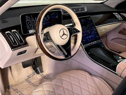 Used 2024 Mercedes-Benz S 580 4MATIC Sedan image 4