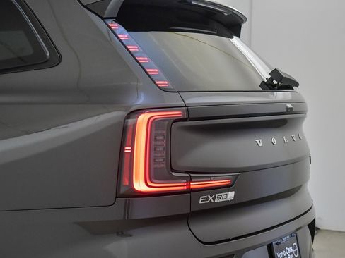 New 2025 Volvo EX90 Plus image 11