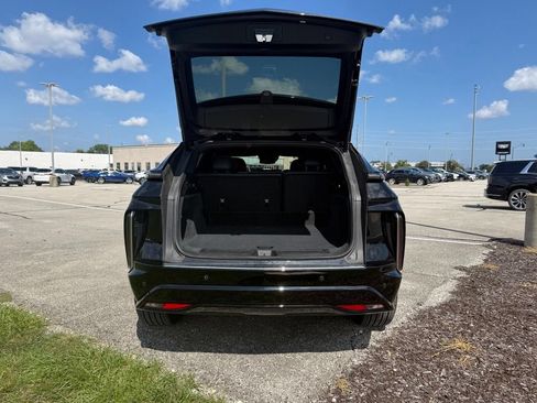Certified 2024 Cadillac Lyriq Luxury AWD/4WD image 13