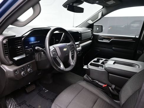 Used 2024 Chevrolet Silverado 1500 LT AWD/4WD image 8