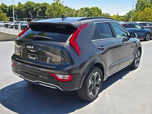 Used 2024 Kia Niro Wind w/ Wind Preserve Package FWD image 3