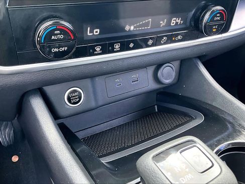 Used 2021 Nissan Rogue SV image 30