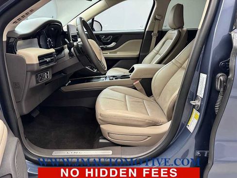 Used 2022 Lincoln Corsair AWD w/ Premium Package image 13