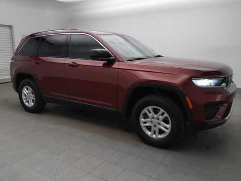 Used 2023 Jeep Grand Cherokee Laredo w/ Luxury Tech Group I AWD/4WD image 11