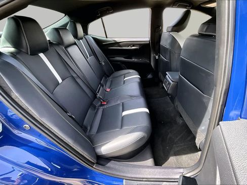 Used 2025 Toyota Camry SE FWD image 18