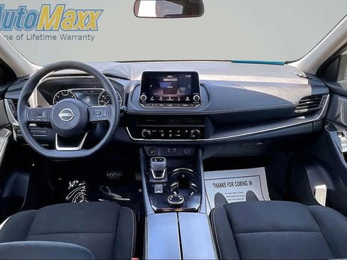 Used 2024 Nissan Rogue S AWD/4WD image 10