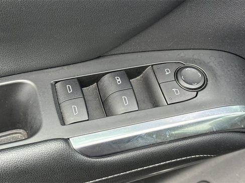 Used 2024 Chevrolet Traverse LT image 17