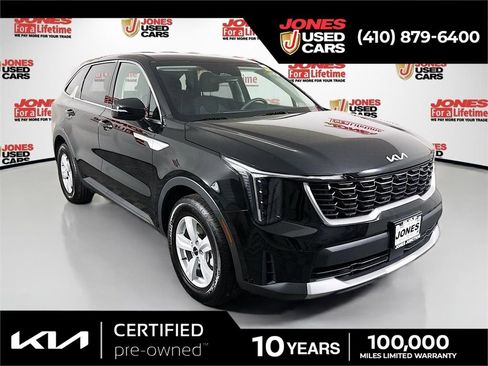 Certified 2025 Kia Sorento LX FWD image 1
