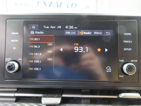 Used 2022 Kia Carnival LX FWD image 19