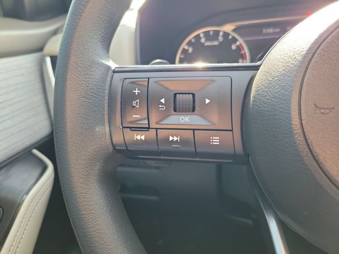 Used 2023 Nissan Rogue SV FWD image 22