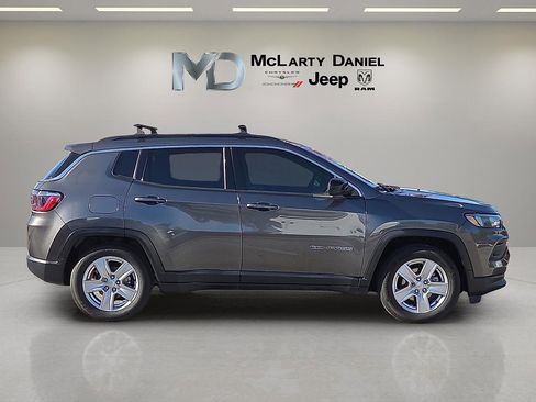 Used 2022 Jeep Compass Latitude image 6