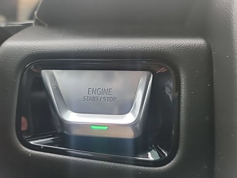 Used 2025 GMC Yukon Elevation AWD/4WD image 29