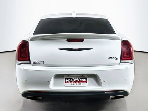 Used 2022 Chrysler 300 S w/ Comfort Group RWD image 6