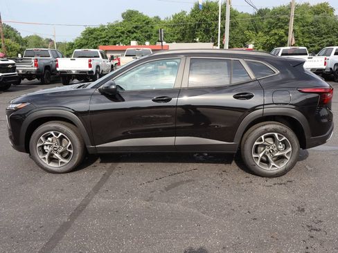 New 2026 Chevrolet Trax LT FWD image 11