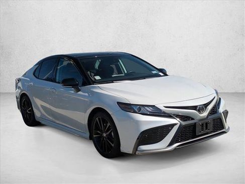Used 2024 Toyota Camry XSE w/ Navigation Package AWD/4WD image 3