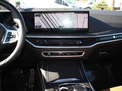 Used 2023 BMW X7 xDrive40i w/ M Sport Package image 18