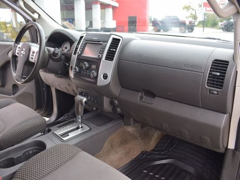 Used 2015 Nissan Frontier PRO-4X image 8