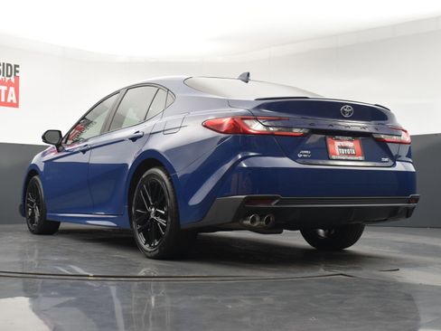 Used 2025 Toyota Camry SE w/ Convenience Package AWD/4WD image 28