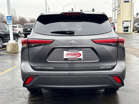 Used 2023 Toyota Highlander XLE image 10