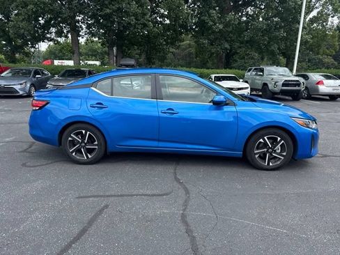 Used 2024 Nissan Sentra SV FWD image 2