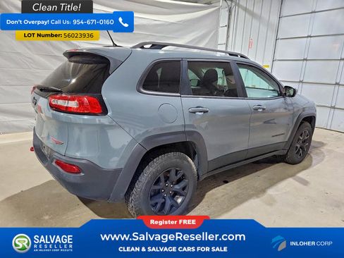 Used 2015 Jeep Cherokee Trailhawk w/ Comfort/Convenience Group AWD/4WD image 4