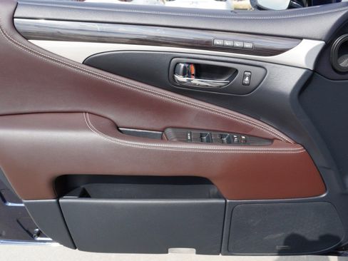 Used 2017 Lexus LS 460 image 21