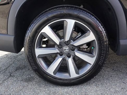 Used 2025 Honda Pilot Touring image 23