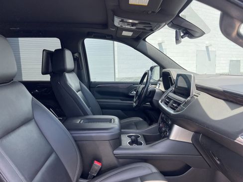 Used 2022 Chevrolet Tahoe Z71 w/ Z71 Off-Road Package AWD/4WD image 24