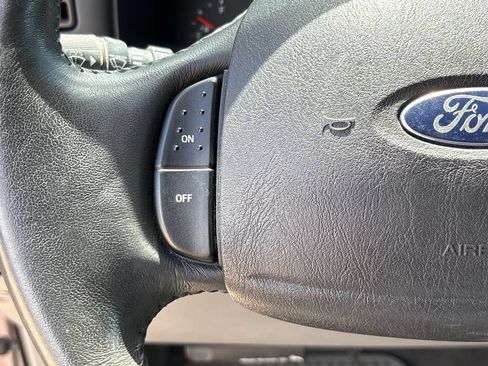 Used 2005 Ford Excursion XLS RWD image 18