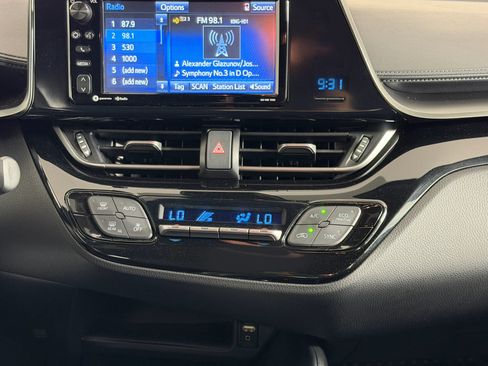 Used 2018 Toyota C-HR XLE FWD image 26