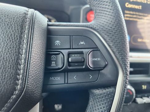 Certified 2025 Toyota Tacoma TRD Sport image 30