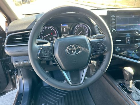Used 2023 Toyota Camry SE image 14